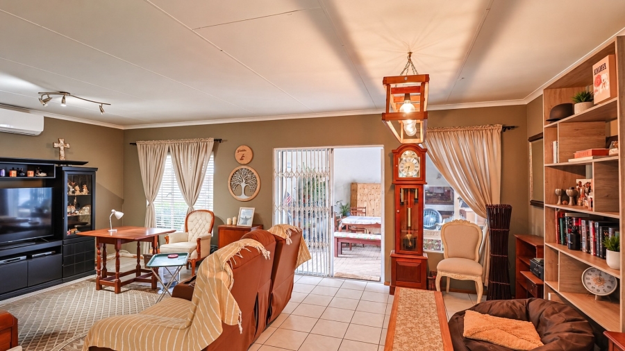 3 Bedroom Property for Sale in Safari Gardens North West